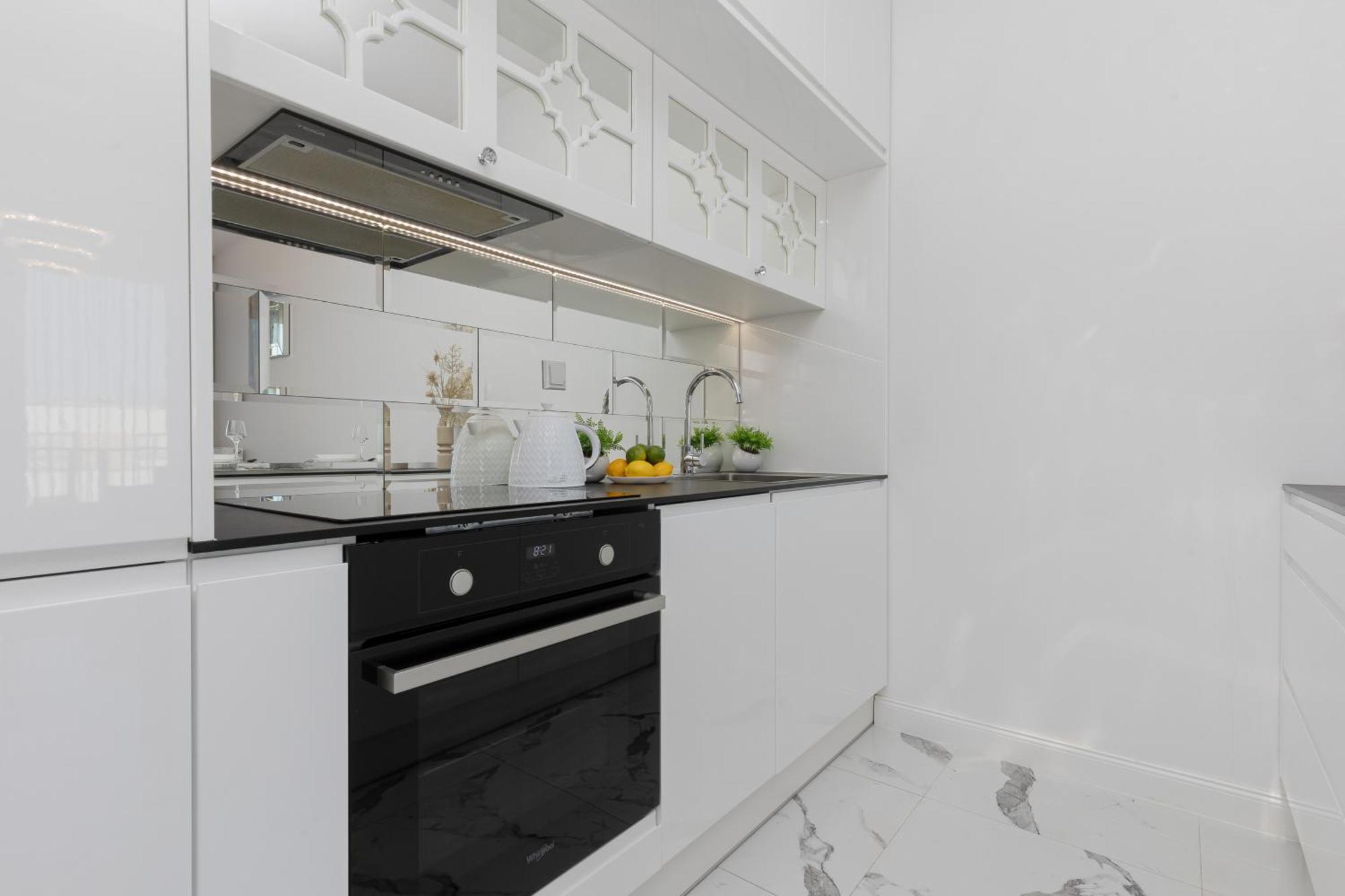 Elegant Apartments With Balcony & Parking Warsaw By Noclegi Renters Екстер'єр фото