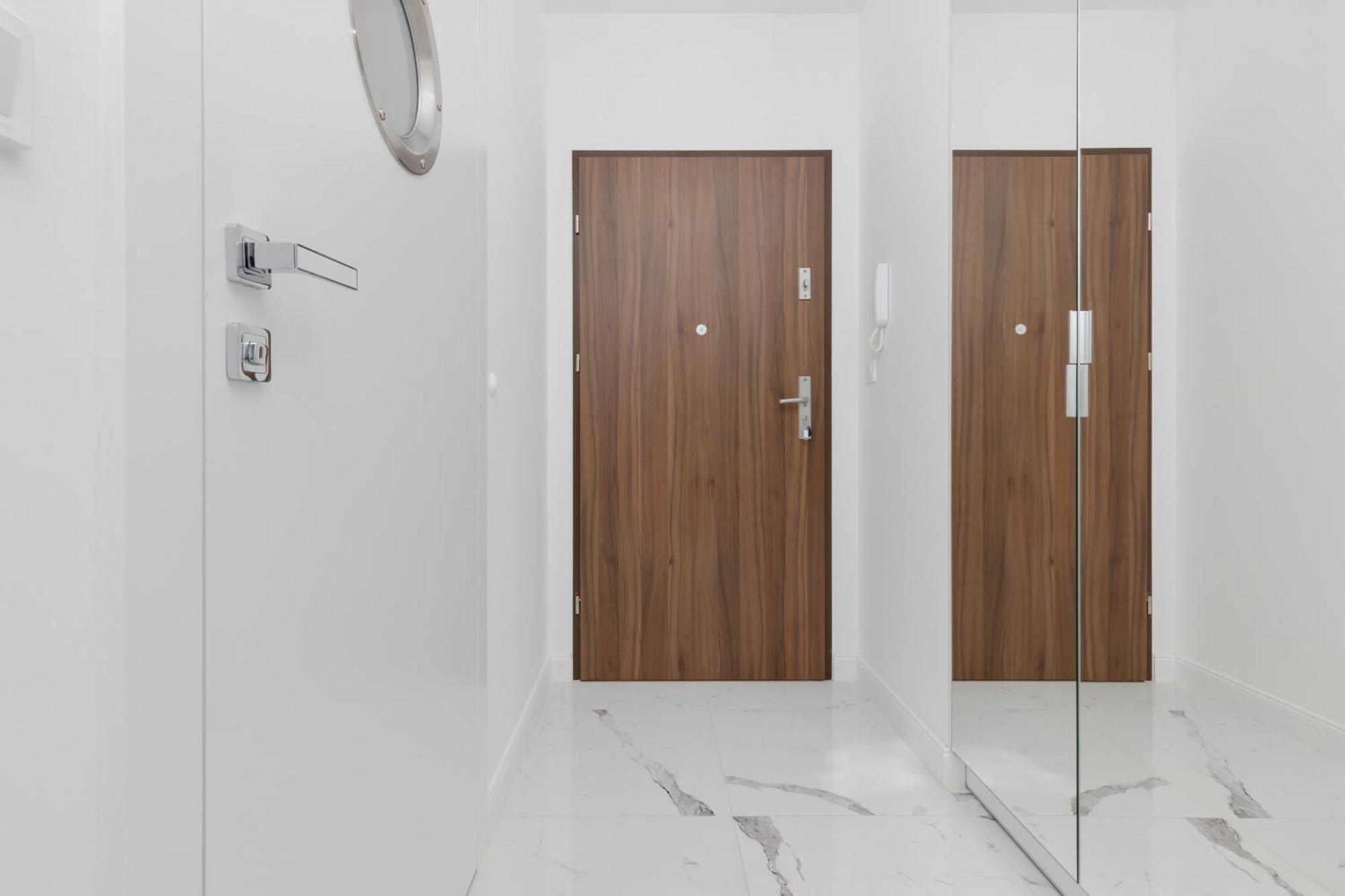 Elegant Apartments With Balcony & Parking Warsaw By Noclegi Renters Екстер'єр фото