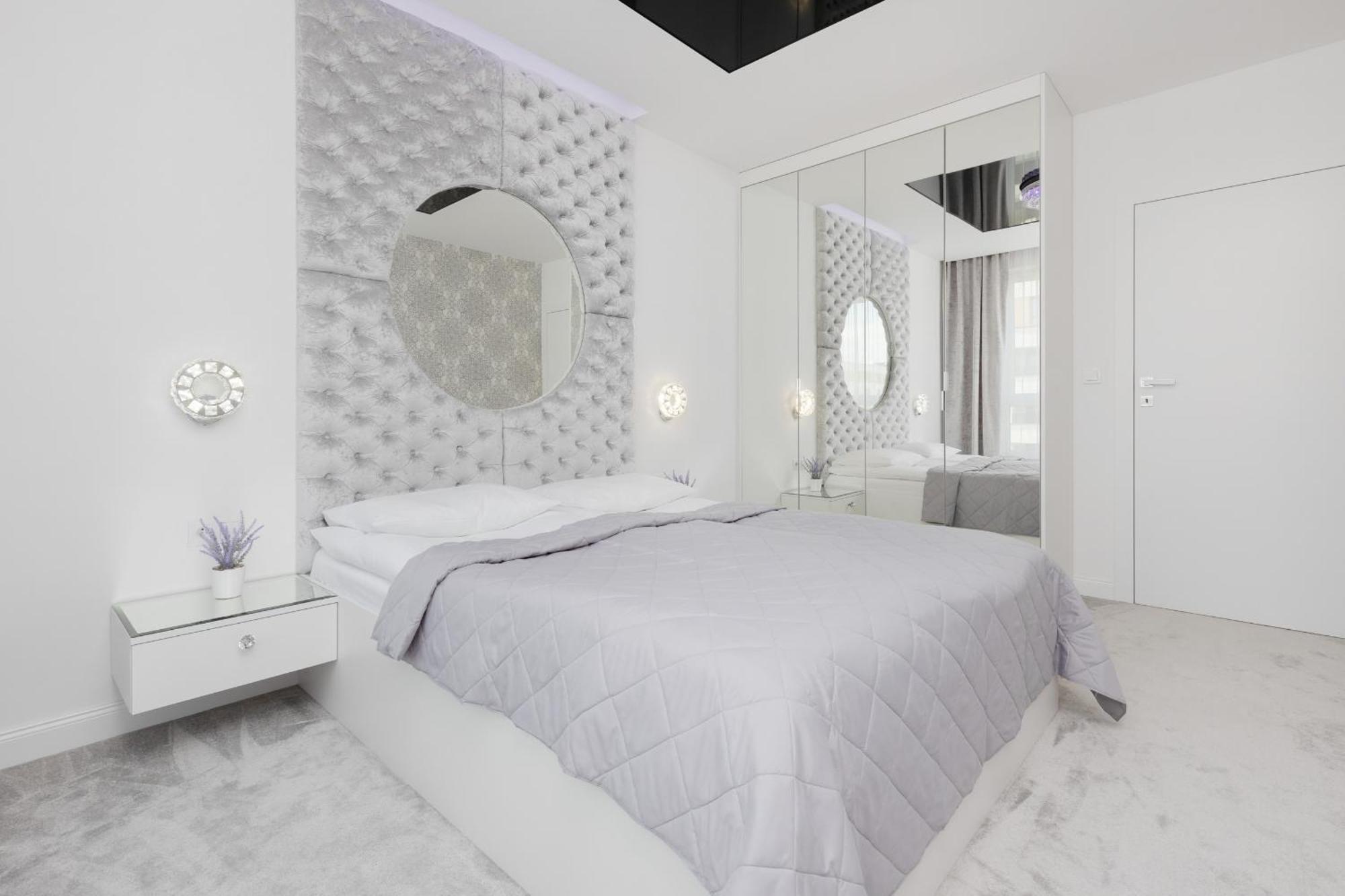 Elegant Apartments With Balcony & Parking Warsaw By Noclegi Renters Екстер'єр фото